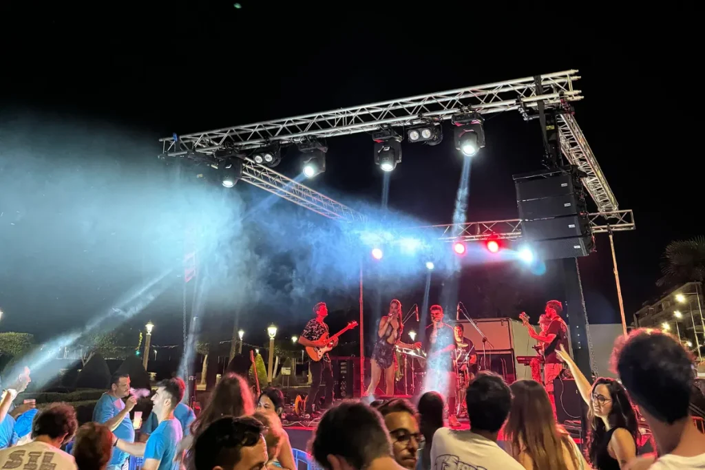 iluminacion estatica y cabezas moviles para eventos iluminacion estatica y cabezas moviles para eventos